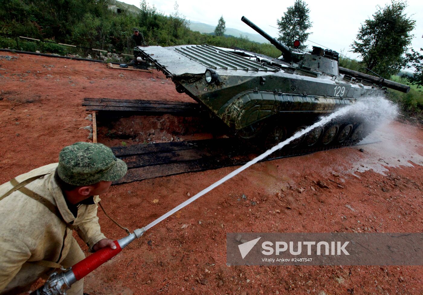 Exercise involving units of the Eastern Military District's logistics-support system