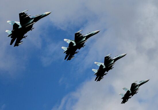 Exercise involving units of the Eastern Military District's logistics-support system
