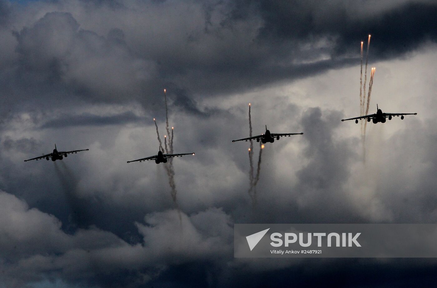 Exercise involving units of the Eastern Military District's logistics-support system
