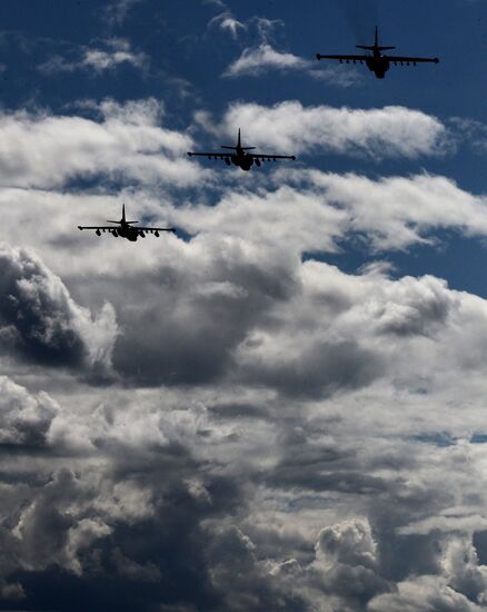 Exercise involving units of the Eastern Military District's logistics-support system