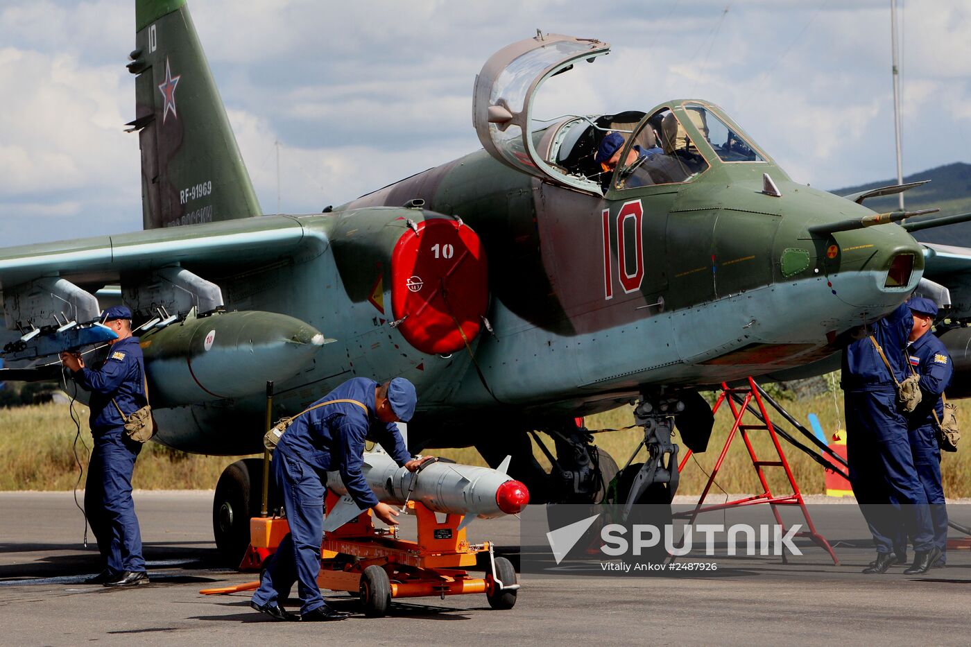 Exercise involving units of the Eastern Military District's logistics-support system