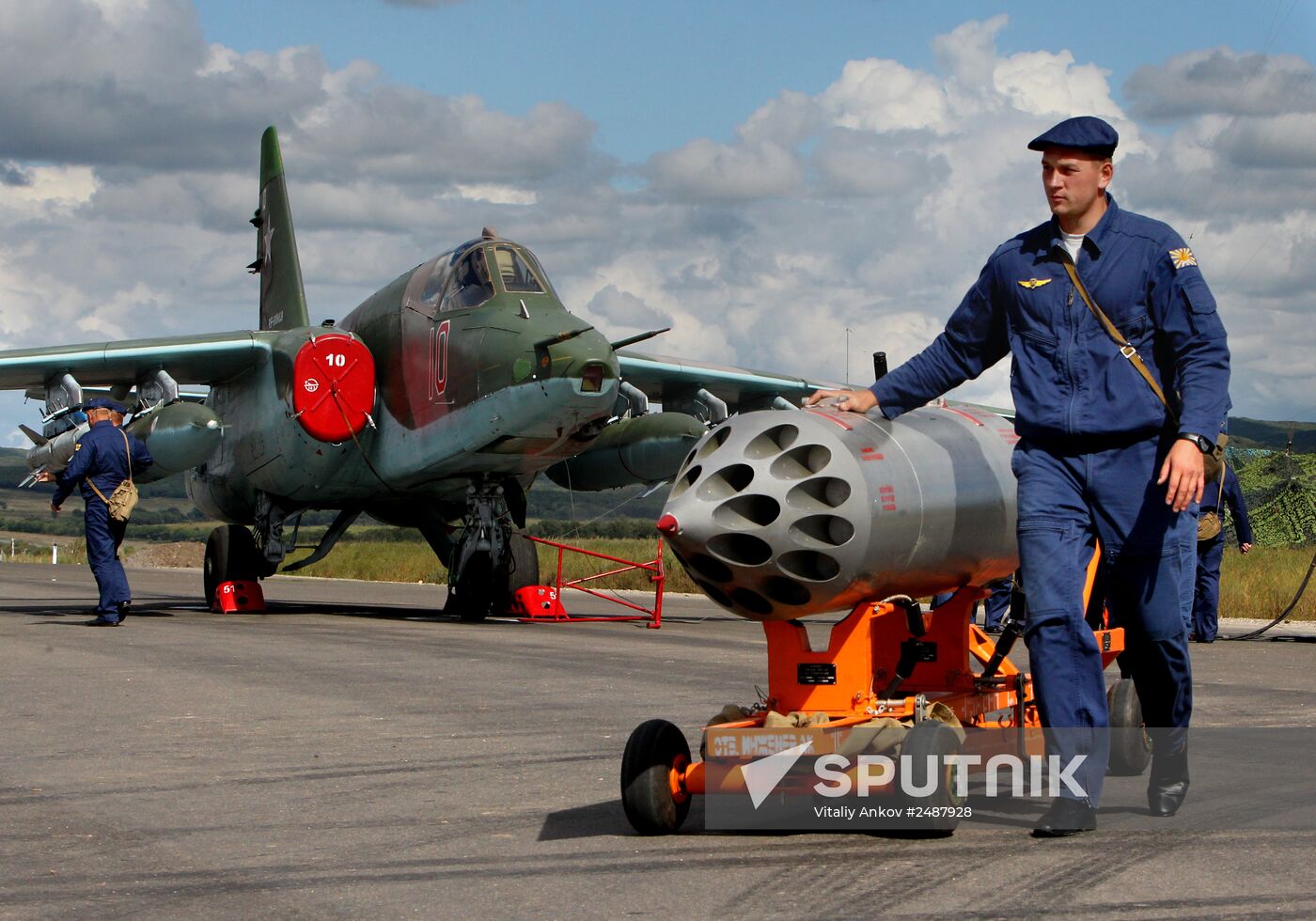 Exercise involving units of the Eastern Military District's logistics-support system