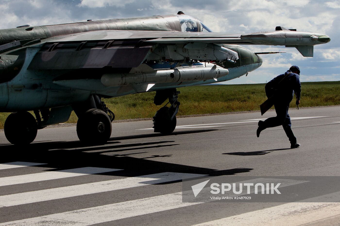Exercise involving units of the Eastern Military District's logistics-support system