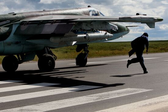 Exercise involving units of the Eastern Military District's logistics-support system