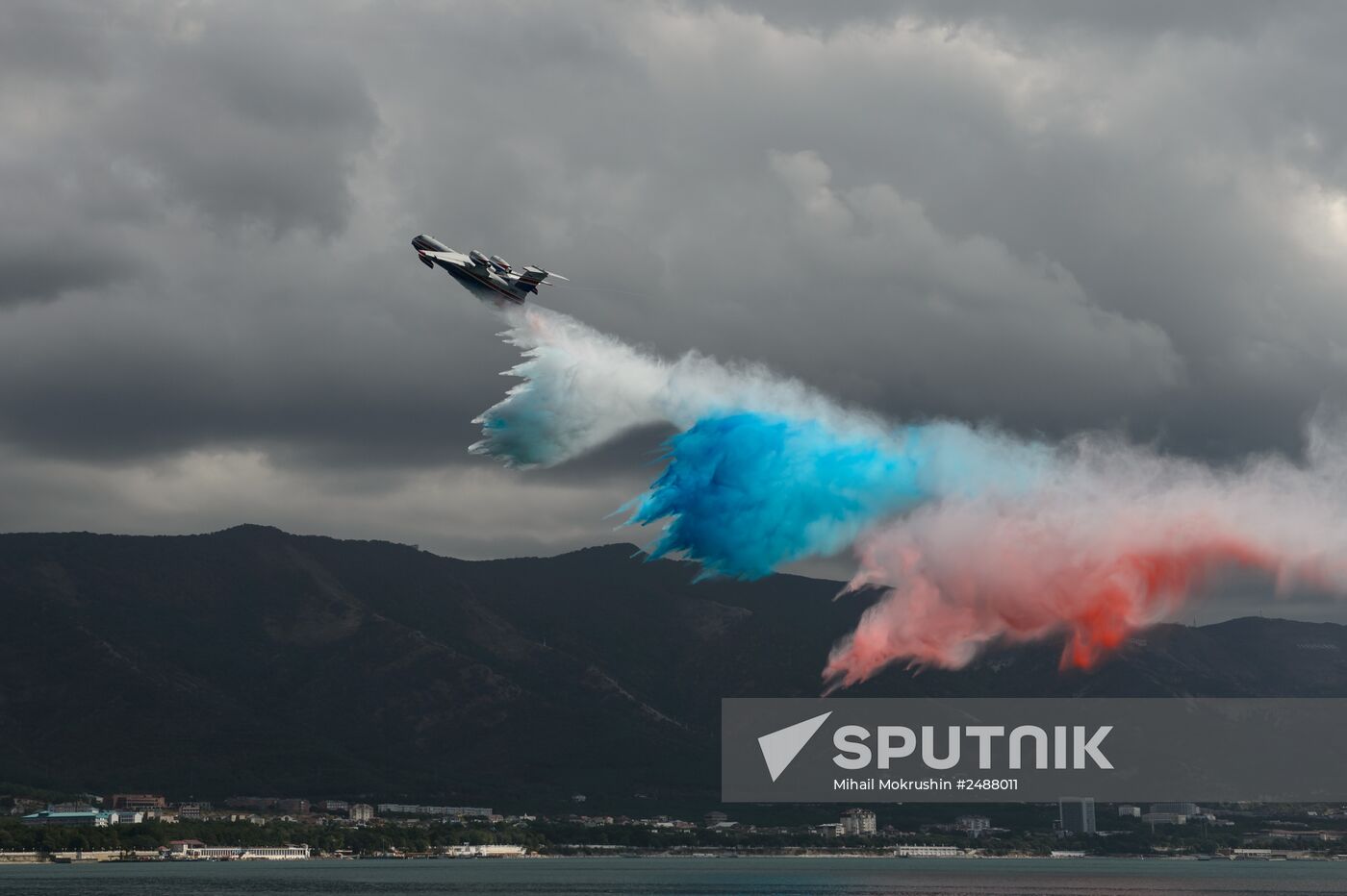 International Hydro Air Salon 2014 opens in Gelendzhik