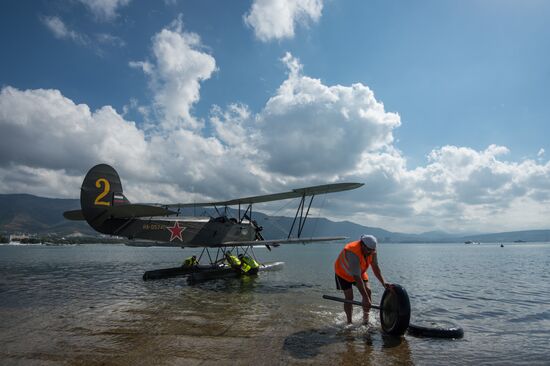 International Hydro Air Salon 2014 opens in Gelendzhik