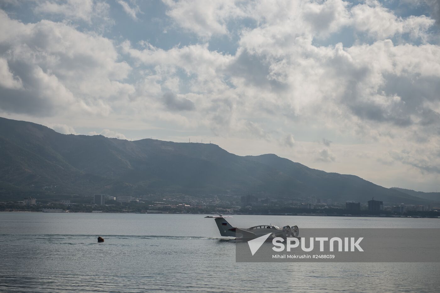 International Hydro Air Salon 2014 opens in Gelendzhik