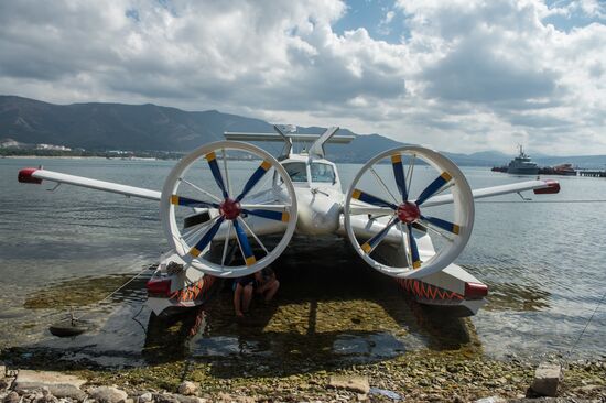 International Hydro Air Salon 2014 opens in Gelendzhik
