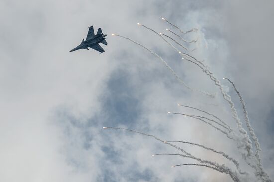 International Hydro Air Salon 2014 opens in Gelendzhik