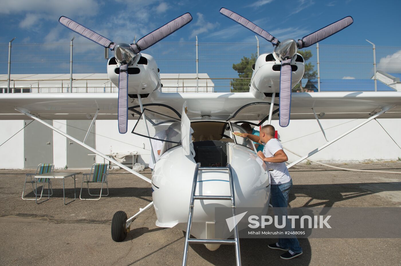 International Hydro Air Salon 2014 opens in Gelendzhik