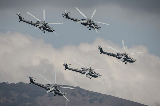 International Hydro Air Salon 2014 opens in Gelendzhik