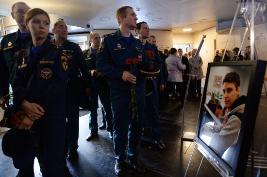 Mourning ceremony for Andrei Stenin at Rossiya Segodnya