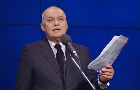 Mourning ceremony for Andrei Stenin at Rossiya Segodnya