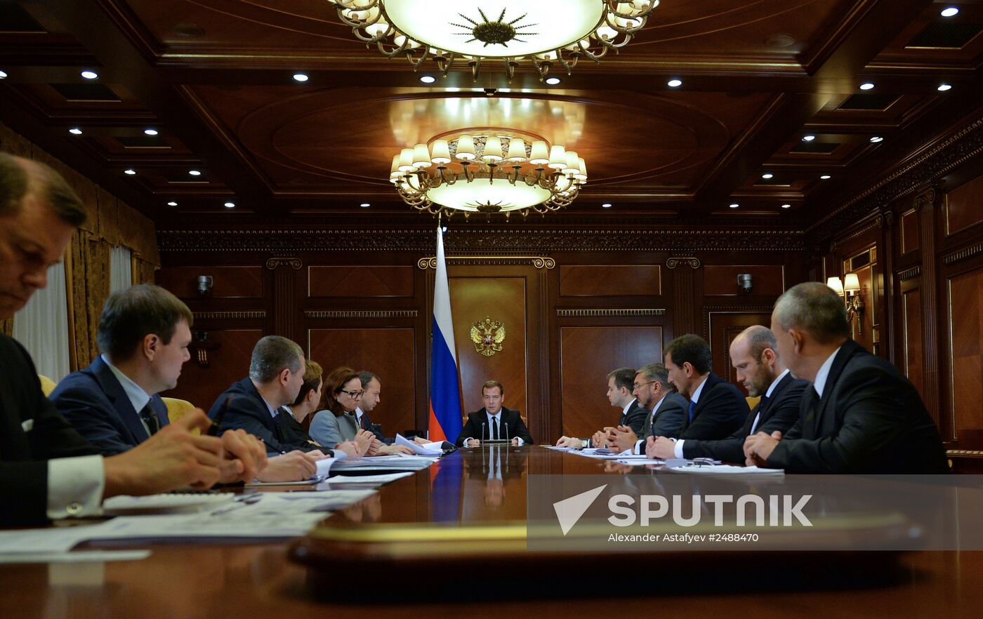 Dmitry Medvedev chairs meeting on Russian Post development