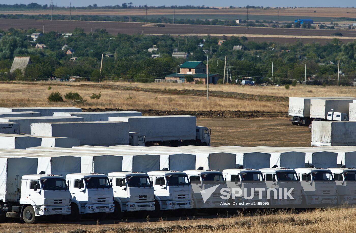 Allegedly trucks with second batch of humanitarian aid for Ukraine in Kamensk-Shakhtinsky in Rostov Region