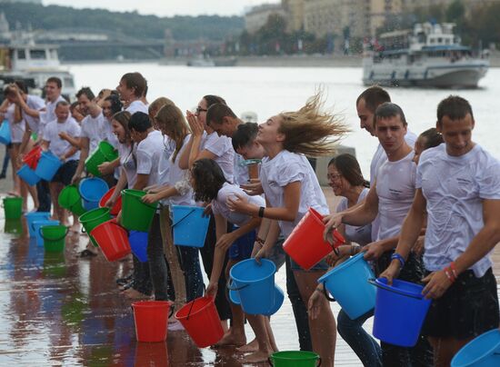 Ice Bucket Challenge charity event