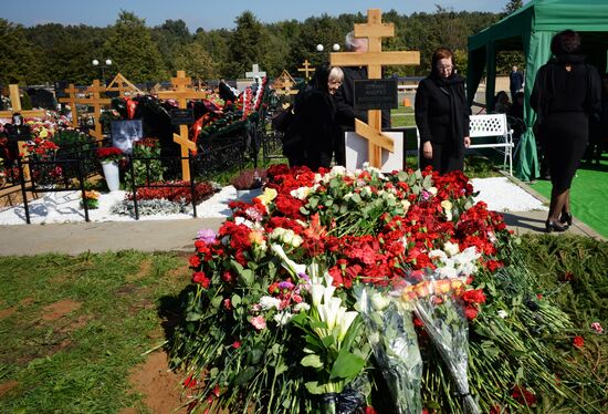 Funeral of photojournalist Andrei Stenin