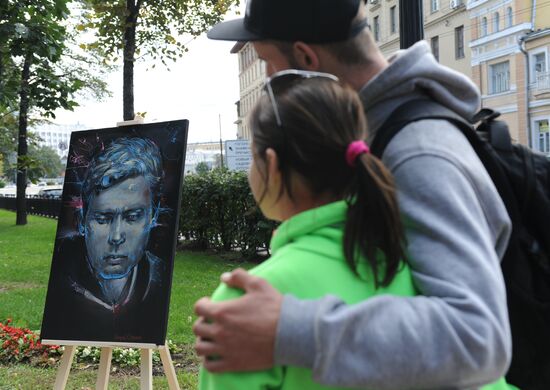 Painters stage event to commemorate journalists killed in trouble spots