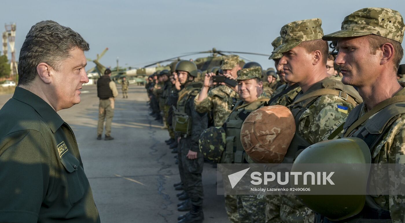 Petro Poroshenko visits Mariupol