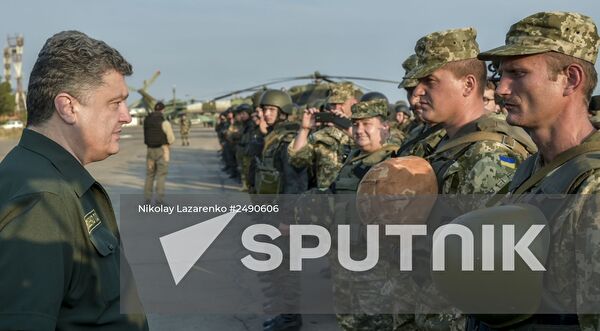 Petro Poroshenko visits Mariupol