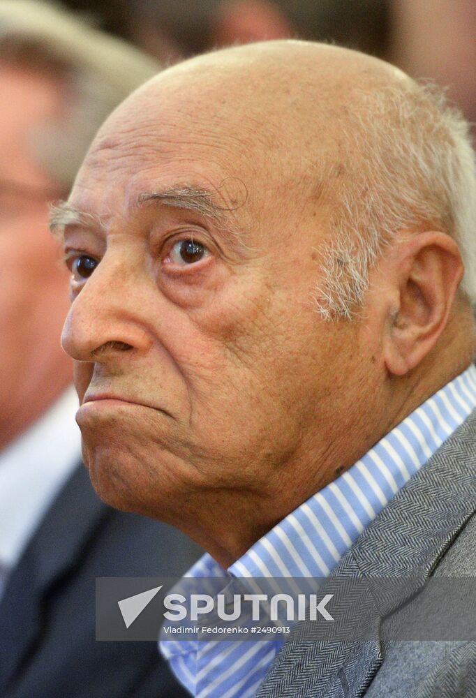 Moscow's Vakhtangov Theater company holds pre-season gathering