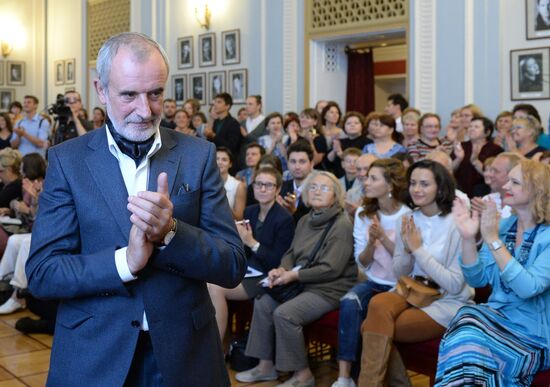 Moscow's Vakhtangov Theater company holds pre-season gathering