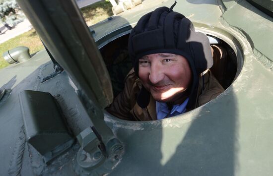 Dmitry Rogozin visits Tula Amphibious Division