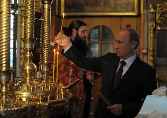 Vladimir Putin visits Trinity Church at Vorobyovy Gory