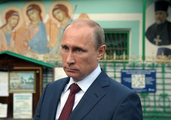 Vladimir Putin visits Trinity Church at Vorobyovy Gory