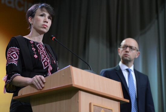 Arseny Yatsenyuk and Oleksandr Turchynov elected heads of People's Front party