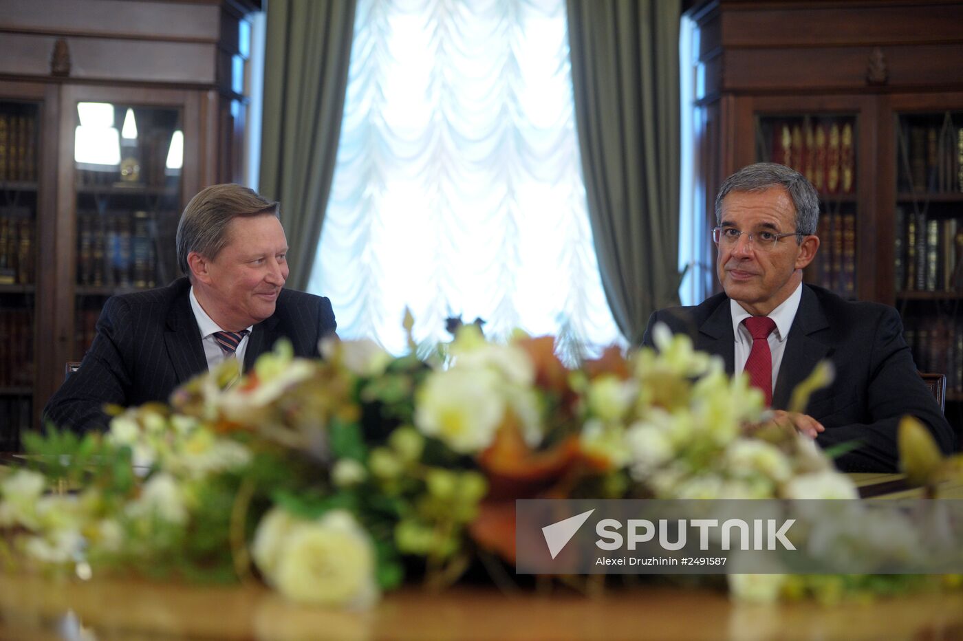Sergei Ivanov meets with heads of Association Dialogue Franco-Russe