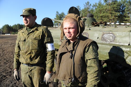 Practical training on water surface for mechanized infantry troops in Zabaikalye Territory