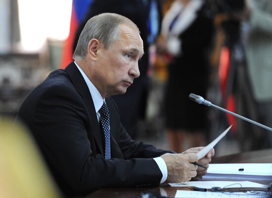 Vladimir Putin attends SCO summit