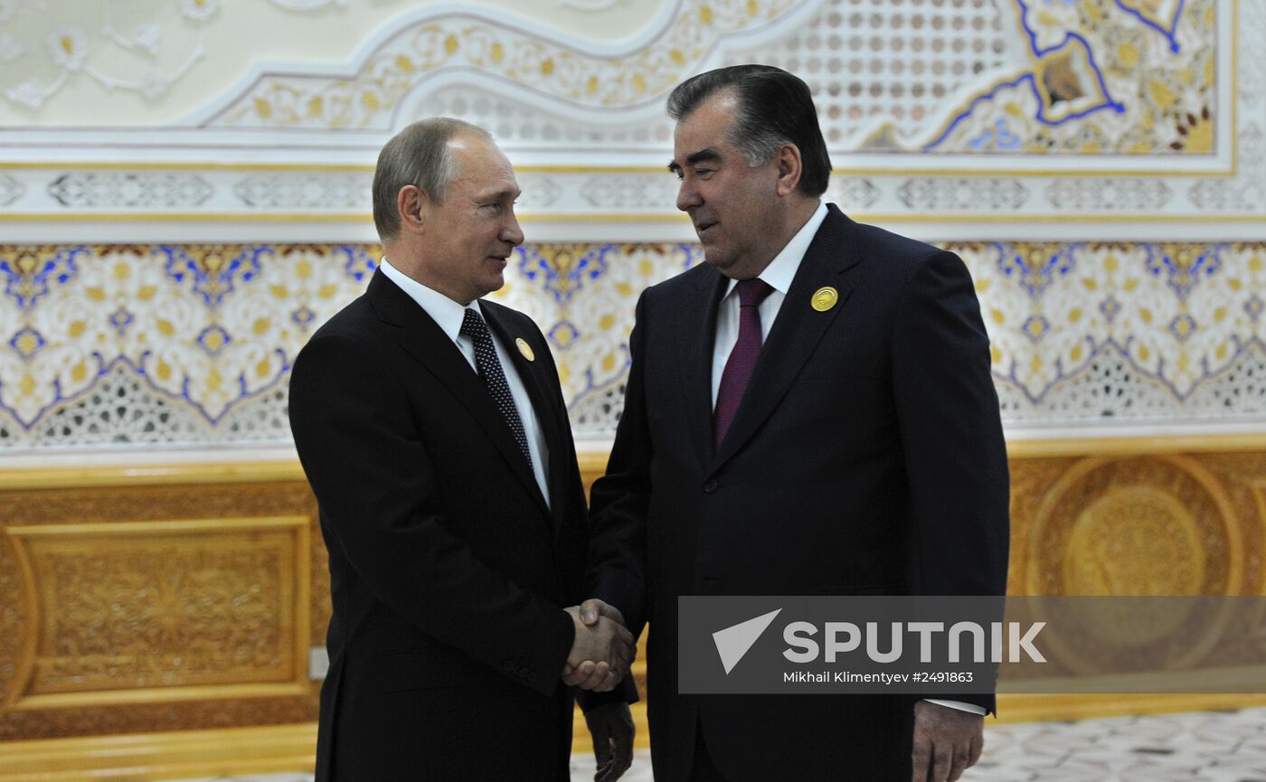 Vladimir Putin attends SCO summit