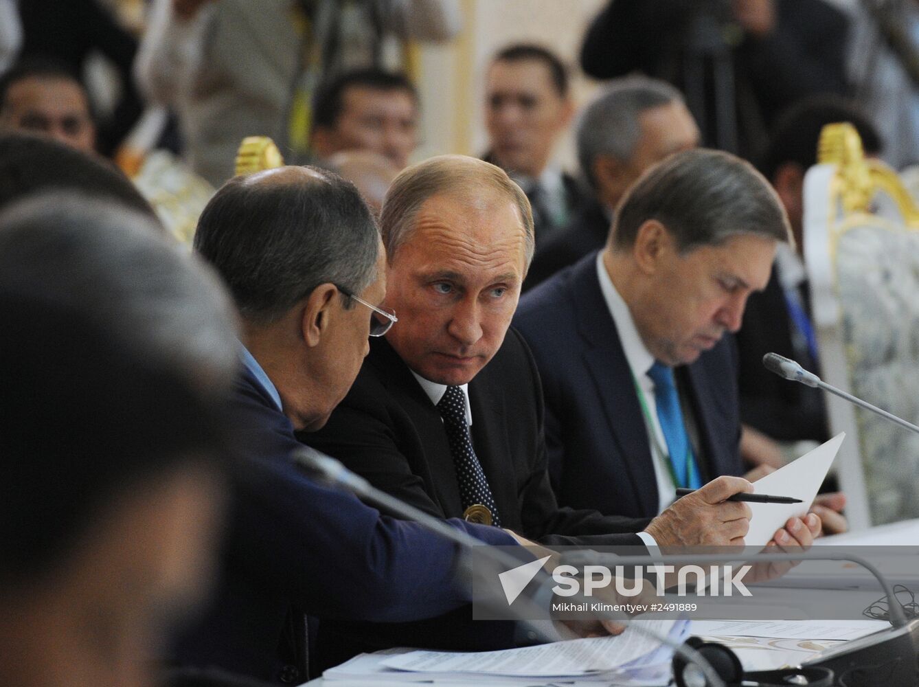 Vladimir Putin attends SCO summit in Dushanbe
