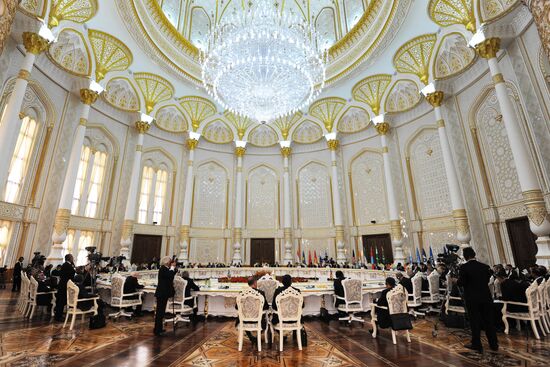 Vladimir Putin attends SCO summit