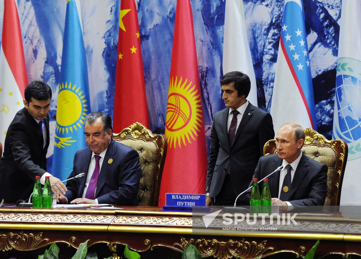 Vladimir Putin attends SCO summit in Dushanbe