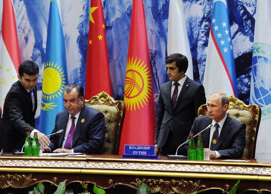 Vladimir Putin attends SCO summit in Dushanbe