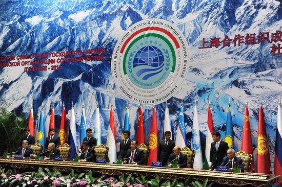 Vladimir Putin attends SCO summit in Dushanbe