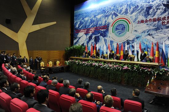 Vladimir Putin attends SCO summit in Dushanbe