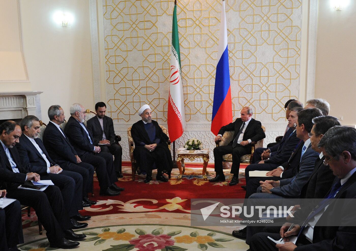 Vladimir Putin attends SCO summit in Dushanbe