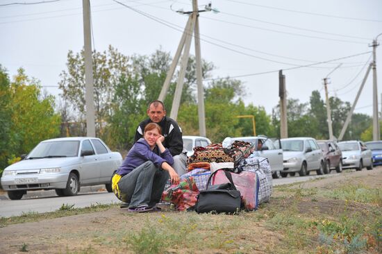 Ukrainian refugees at border crossing point in Rostov Region