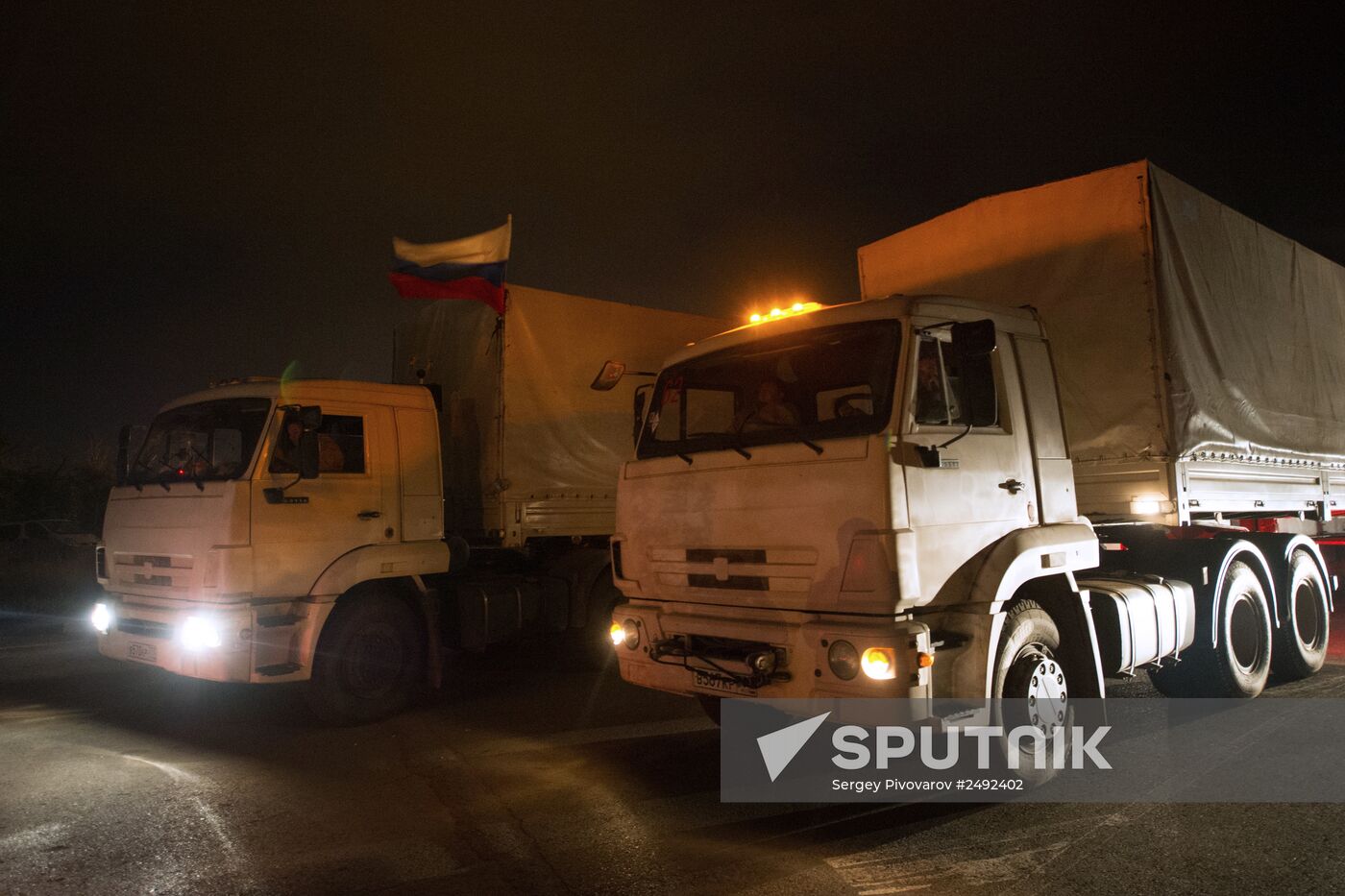 Russia's humanitarian aid convoy for eastern Ukraine moves in
