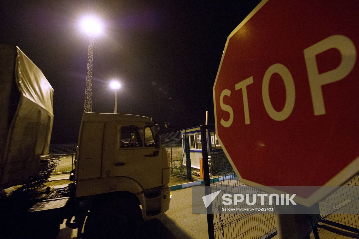 Russia's humanitarian aid convoy for eastern Ukraine moves in