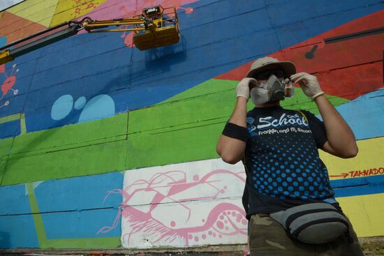 Largest graffiti style painting in Moscow