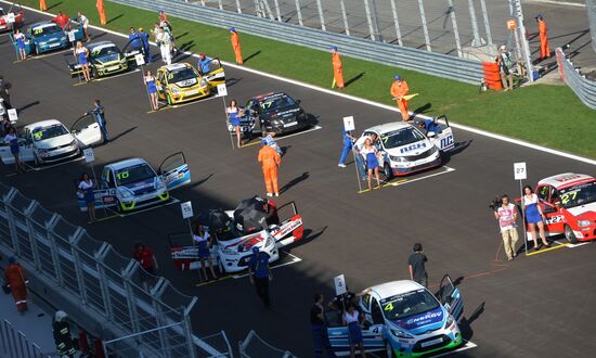 Russian circuit racing championship. Day One