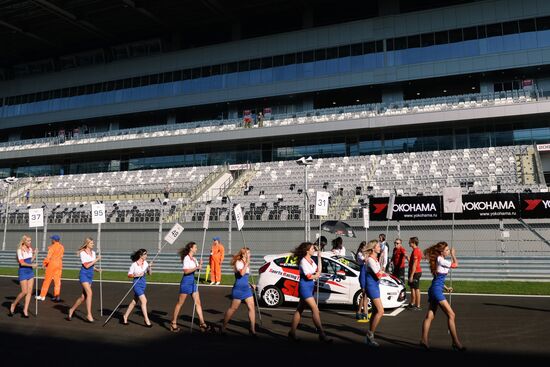 Russian Championship circuit races. Day One