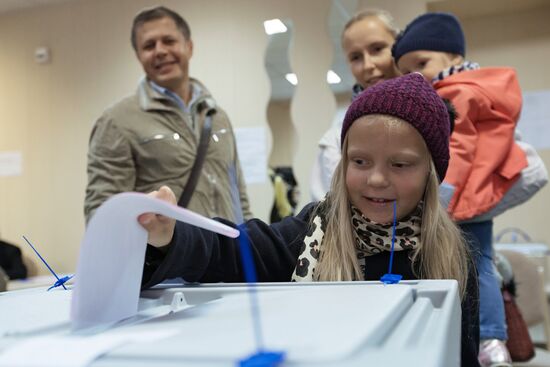 Russia votes in municipal elections