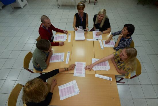 Counting ballots during Moscow City Duma election