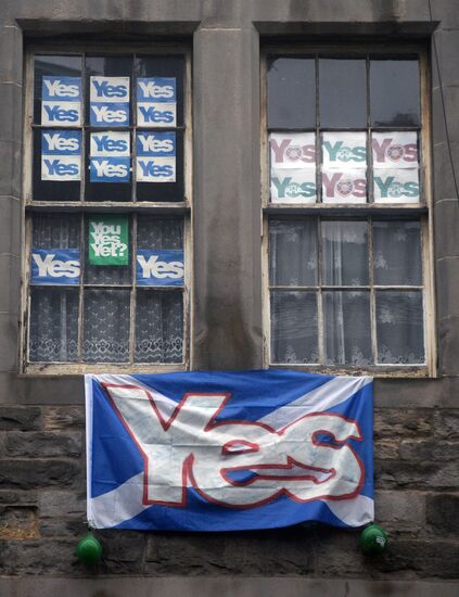Independence referendum campaigning in Edinburgh